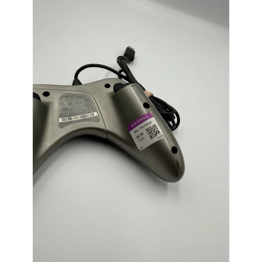 Microsoft SideWinder Game Pad Pro USB Wired PC Controller Silver Retro Gaming